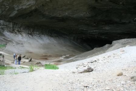 ...dunklen und furchterregenden Hhle...